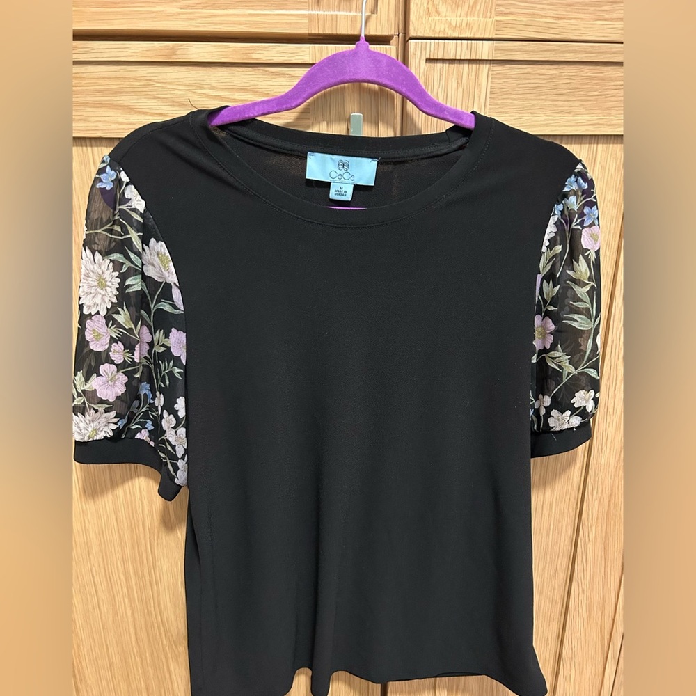 CeCe medium blouse, black floral short sleeves